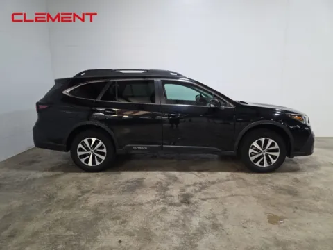 More photos of 2022 Subaru Outback Premium at Clement Hyundai, MO