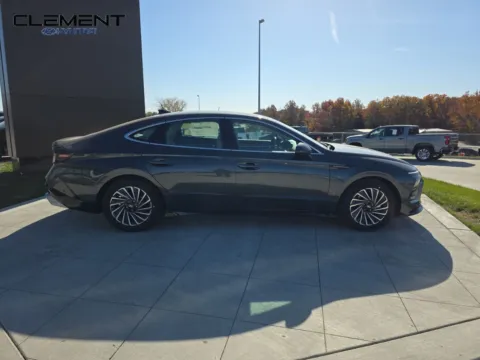 More photos of 2026 Hyundai Sonata Hybrid Limited at Clement Hyundai, MO