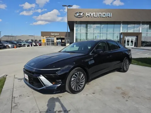 Black 2026 Hyundai Sonata Hybrid SEL for sale in Wentzville, MO