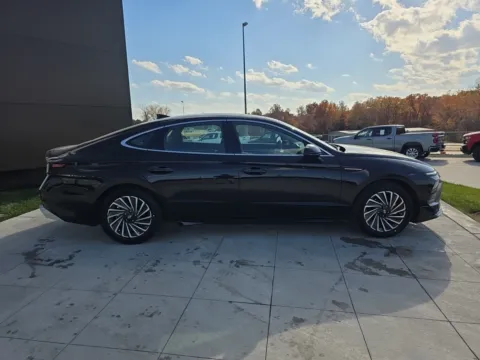 More photos of 2026 Hyundai Sonata Hybrid SEL at Clement Hyundai, MO
