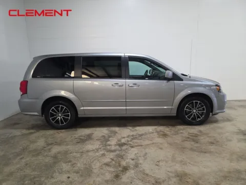 More photos of 2016 Dodge Grand Caravan SXT at Clement Hyundai, MO