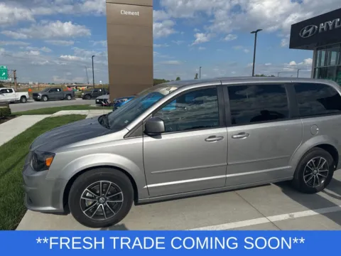 Silver 2016 Dodge Grand Caravan SXT for sale in Wentzville, MO