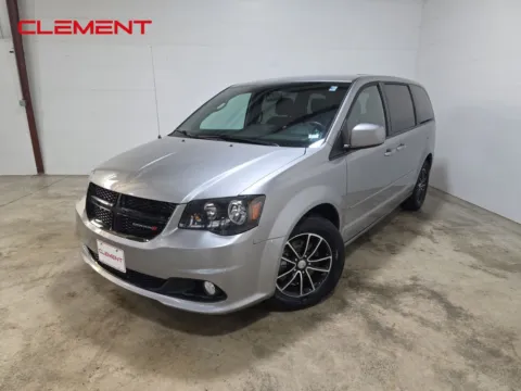 Silver 2016 Dodge Grand Caravan SXT for sale in Wentzville, MO