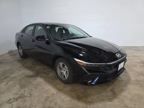 Another view of 2025 Hyundai Elantra SE for sale in Wentzville, MO at Clement Hyundai