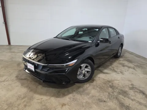 Black 2025 Hyundai Elantra SE for sale in Wentzville, MO