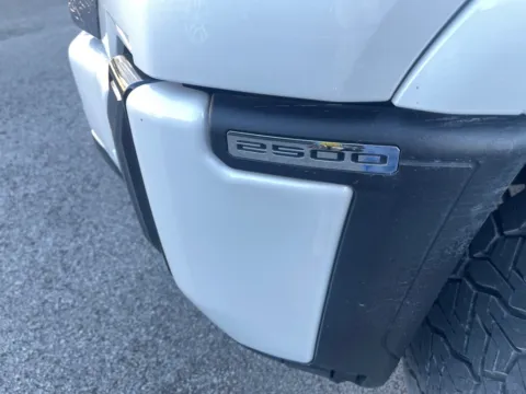 More photos of 2024 GMC Sierra 2500HD Denali Ultimate at Pogue Chevrolet, INC., KY