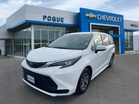 More photos of 2024 Toyota Sienna LE at Pogue Chevrolet, INC., KY