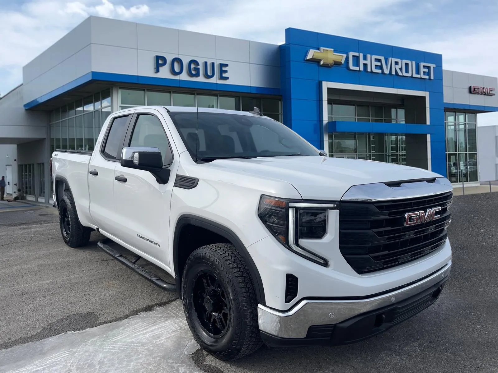 White 2025 GMC Sierra 1500 Pro for sale in Powderly, KY