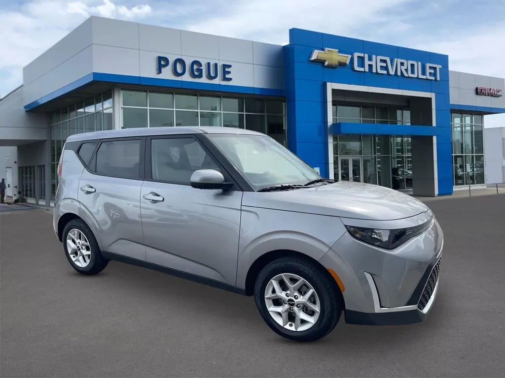 Gray 2024 Kia Soul LX for sale in Powderly, KY