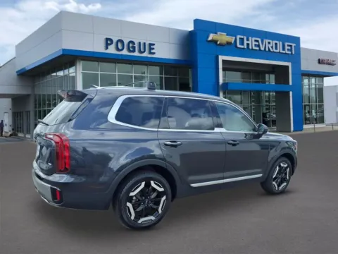 Photos of 2025 Kia Telluride S for sale in Powderly, KY at Pogue Chevrolet, INC.