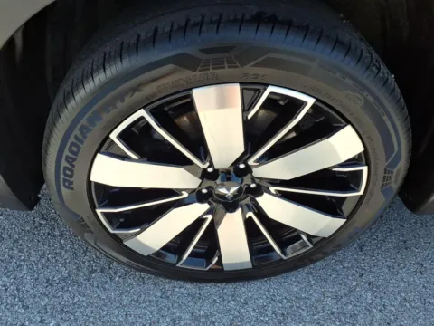 More photos of 2025 Mitsubishi Outlander SE at Pogue Chevrolet, INC., KY