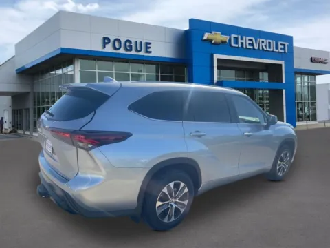 Another view of 2024 Toyota Highlander XLE for sale in Powderly, KY at Pogue Chevrolet, INC.