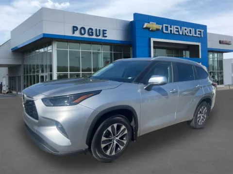 More photos of 2024 Toyota Highlander XLE at Pogue Chevrolet, INC., KY