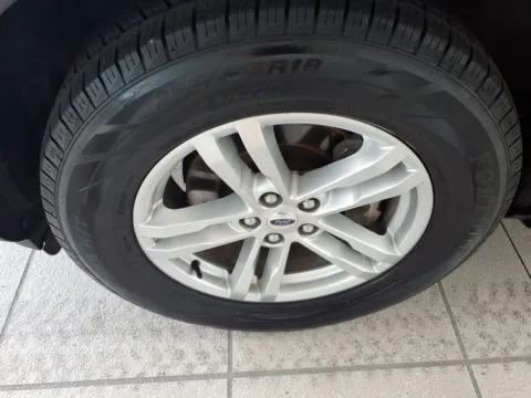 More photos of 2022 Ford Explorer XLT at Pogue Chevrolet, INC., KY