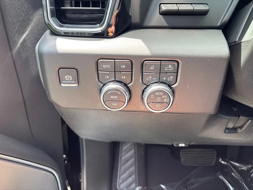 2026 GMC Sierra 2500HD Denali - Photo 10