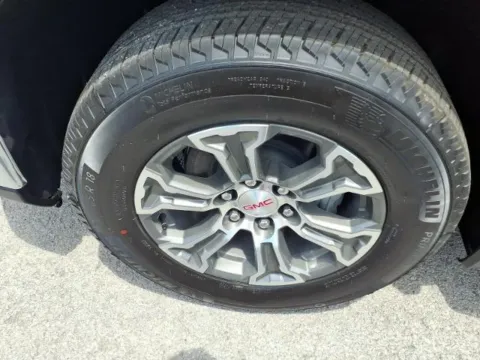 More photos of 2026 GMC Sierra 1500 SLE at Pogue Chevrolet, INC., KY