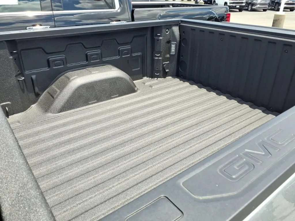 2026 GMC Sierra 1500 SLE - Photo 17
