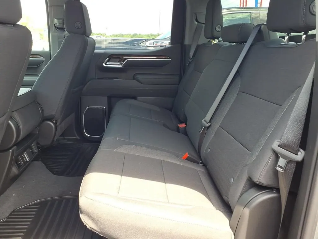 2026 GMC Sierra 1500 SLE - Photo 15