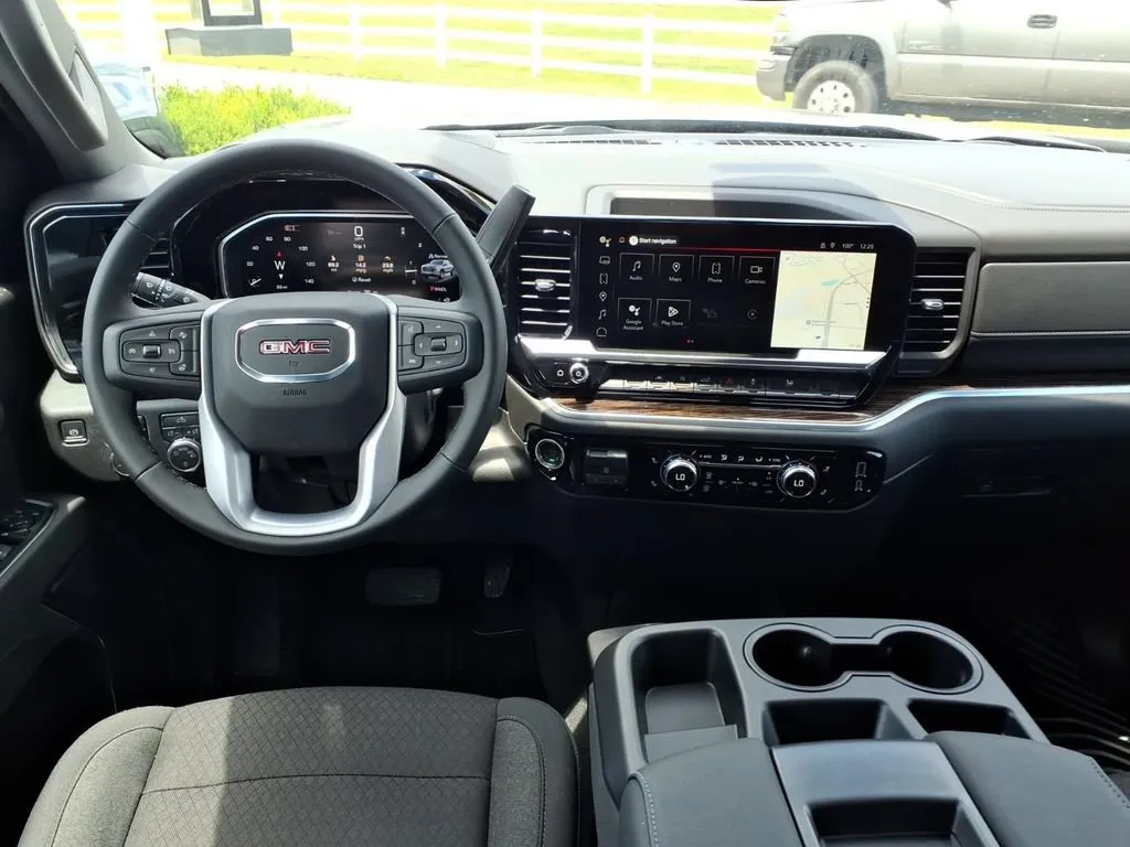 2026 GMC Sierra 1500 SLE - Photo 16
