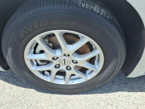 More photos of 2024 Chrysler Pacifica Touring L at Pogue Chevrolet, INC., KY