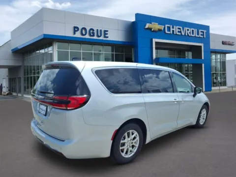 Photos of 2024 Chrysler Pacifica Touring L for sale in Powderly, KY at Pogue Chevrolet, INC.