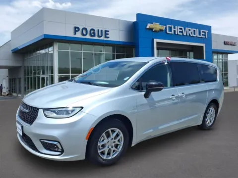 More photos of 2024 Chrysler Pacifica Touring L at Pogue Chevrolet, INC., KY