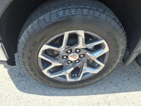 More photos of 2026 GMC Sierra 1500 SLT at Pogue Chevrolet, INC., KY