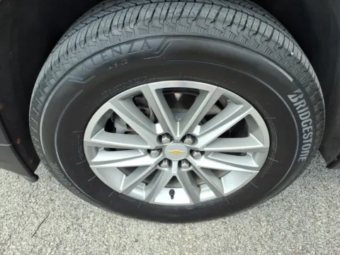 More photos of 2023 Chevrolet Traverse LT at Pogue Chevrolet, INC., KY