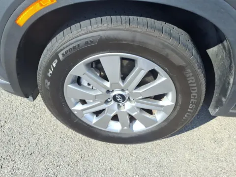 More photos of 2025 Hyundai Palisade SEL at Pogue Chevrolet, INC., KY