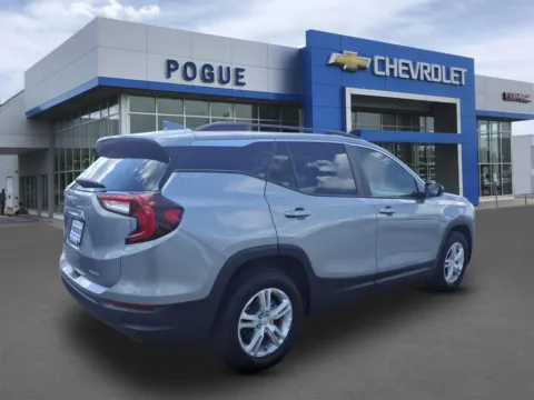 Photos of 2024 GMC Terrain SLE for sale in Powderly, KY at Pogue Chevrolet, INC.