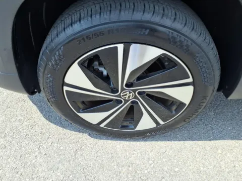More photos of 2025 Volkswagen Taos 1.5T SE at Pogue Chevrolet, INC., KY
