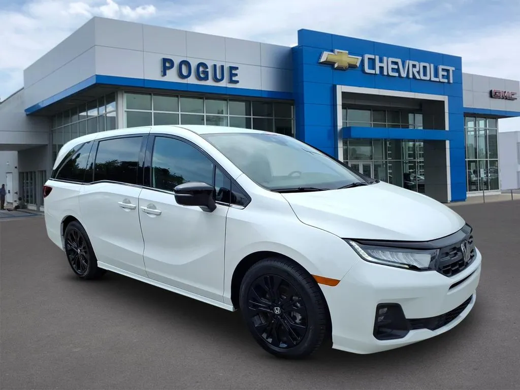 White 2025 Honda Odyssey Sport-L for sale in Powderly, KY