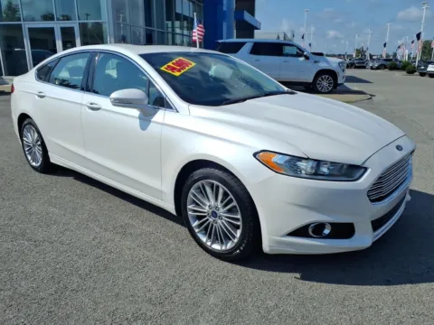 White 2015 Ford Fusion SE for sale in Powderly, KY