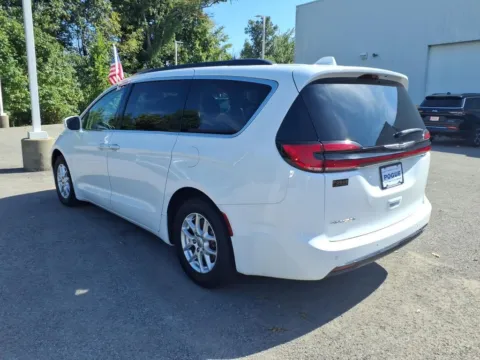 Another view of 2022 Chrysler Pacifica Touring L for sale in Powderly, KY at Pogue Chevrolet, INC.