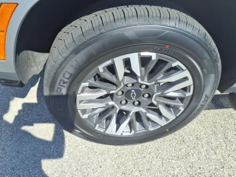 More photos of 2025 Chevrolet Suburban Z71 at Pogue Chevrolet, INC., KY
