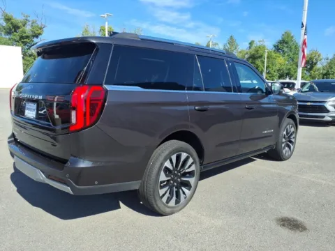 Photos of 2025 Ford Expedition Platinum for sale in Powderly, KY at Pogue Chevrolet, INC.