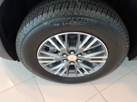 More photos of 2027 Chevrolet Traverse FWD LT at Pogue Chevrolet, INC., KY