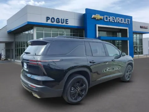 Photos of 2027 Chevrolet Traverse FWD LT for sale in Powderly, KY at Pogue Chevrolet, INC.