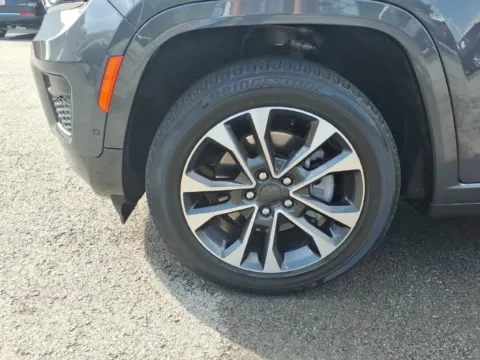 More photos of 2023 Jeep Grand Cherokee L Overland at Pogue Chevrolet, INC., KY