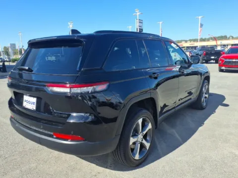 Photos of 2025 Jeep Grand Cherokee Limited for sale in Powderly, KY at Pogue Chevrolet, INC.