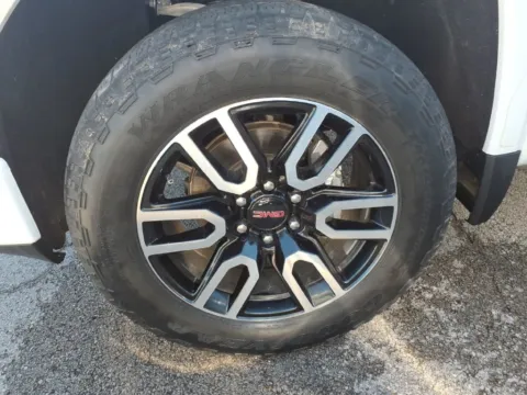More photos of 2022 GMC Sierra 1500 Limited AT4 at Pogue Chevrolet, INC., KY