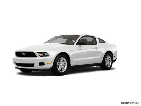 White 2011 Ford Mustang V6 for sale in Powderly, KY