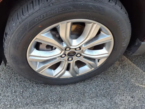 More photos of 2024 Ford Edge Titanium at Pogue Chevrolet, INC., KY