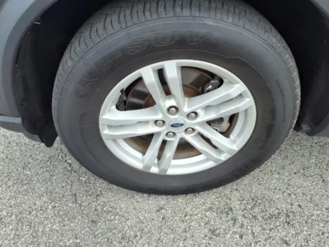 More photos of 2023 Ford Explorer XLT at Pogue Chevrolet, INC., KY