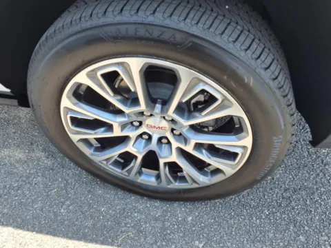 More photos of 2025 GMC Yukon XL Denali at Pogue Chevrolet, INC., KY