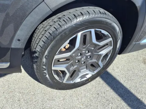 More photos of 2023 Hyundai Santa Fe Limited at Pogue Chevrolet, INC., KY