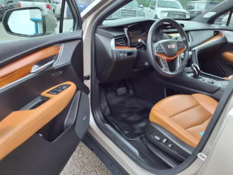 More photos of 2022 Cadillac XT5 Premium Luxury at Pogue Chevrolet, INC., KY
