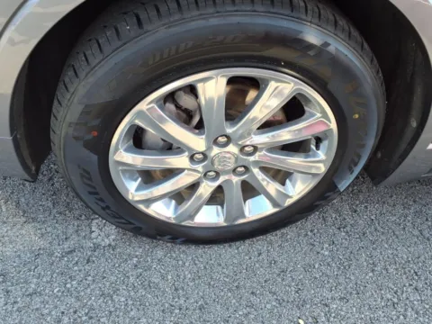 More photos of 2019 Buick Envision Essence at Pogue Chevrolet, INC., KY