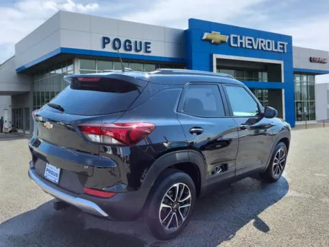 Photos of 2024 Chevrolet TrailBlazer LT for sale in Powderly, KY at Pogue Chevrolet, INC.