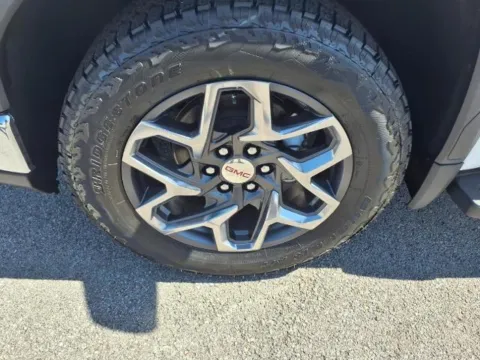 More photos of 2025 GMC Sierra 1500 SLT at Pogue Chevrolet, INC., KY